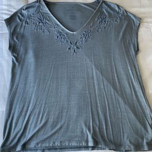 American Eagle tee shirt